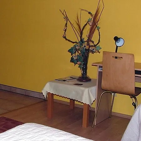 Bed & Breakfast Dom Goscinny Pod Brzozami Poznan