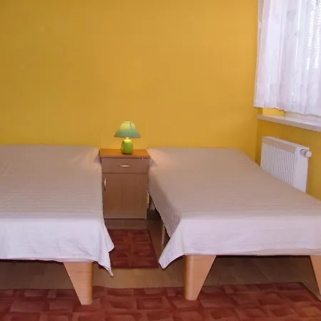 Dom Goscinny Pod Brzozami *