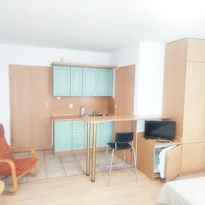 Pod Brzozami Oda ve Kahvaltı Poznan